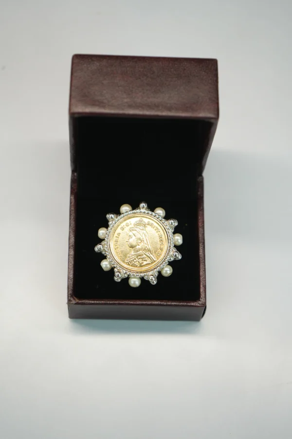 Vintage Queen Coin Ring with Pearls – Antique Silver Finish (18K Dual-Tone Plated) - Image 5